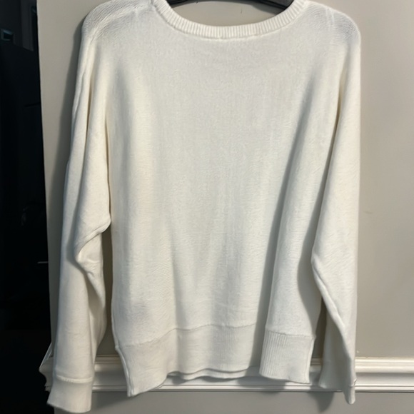 Philosophy crew neck pullover sweater. NWT. Sz M. Very soft. - Picture 4 of 5